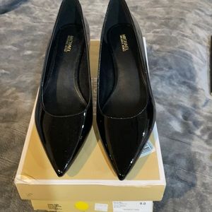 Michael Kors Kitten Heel Pump size 8